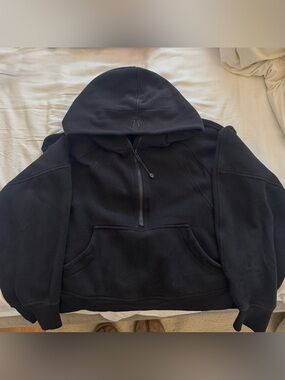 Lululemon Black Scuba